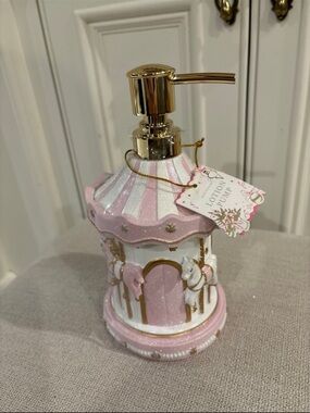 Unicorn Carousel Lotion Pump - Pink & White with Gold Accents